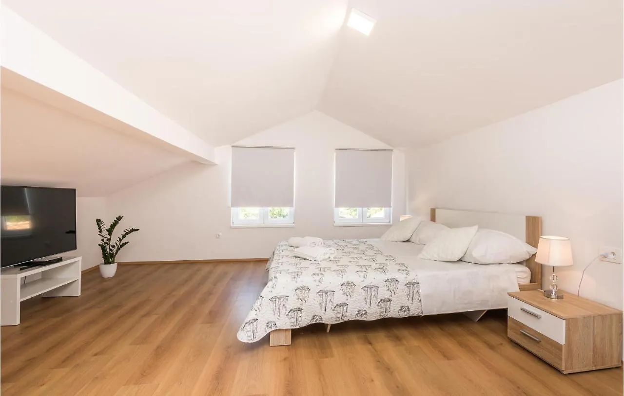 3 Bedroom Awesome Home In Donje Rastane Croatia