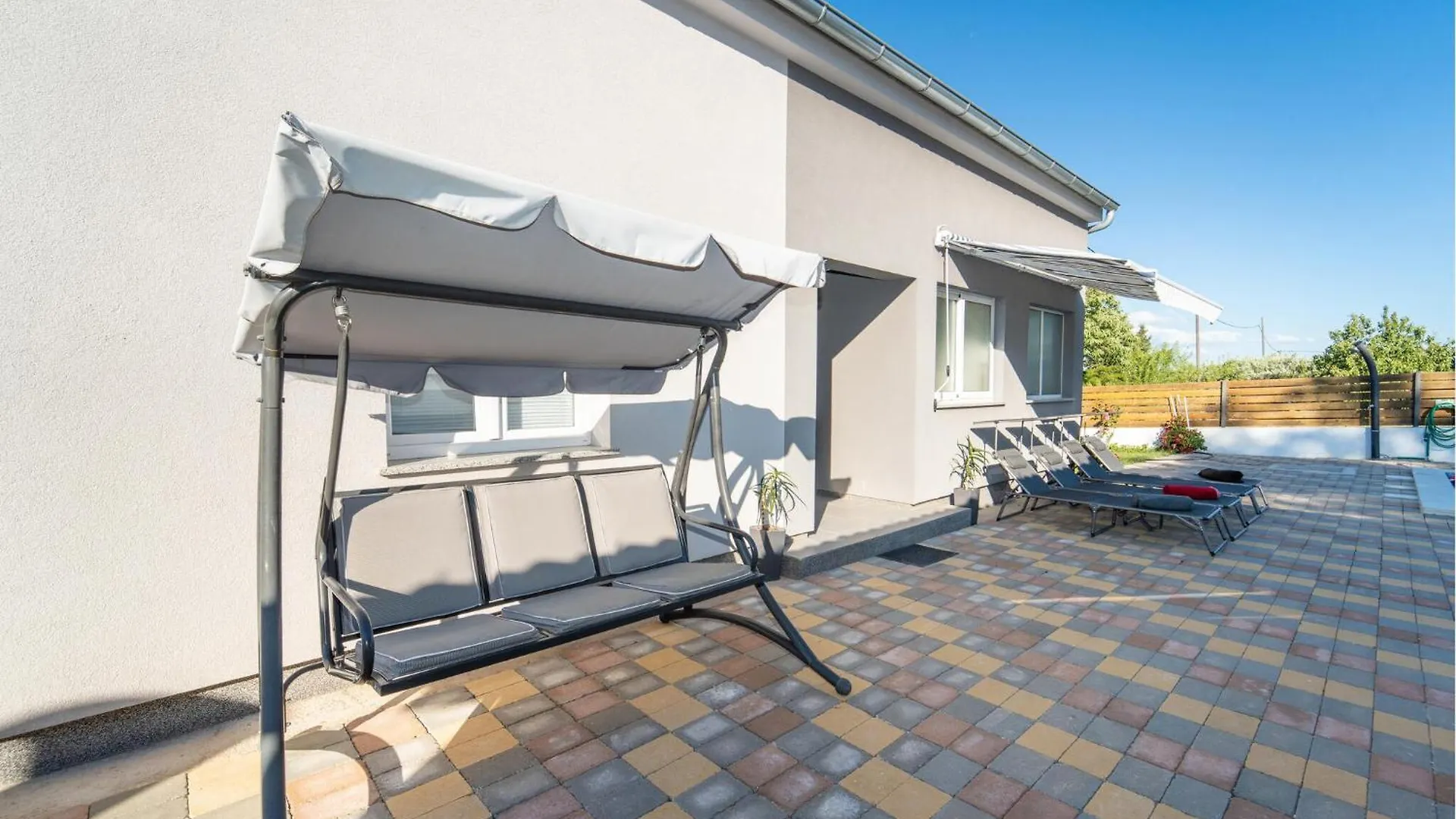 3 Bedroom Awesome Home In Donje Rastane Holiday home