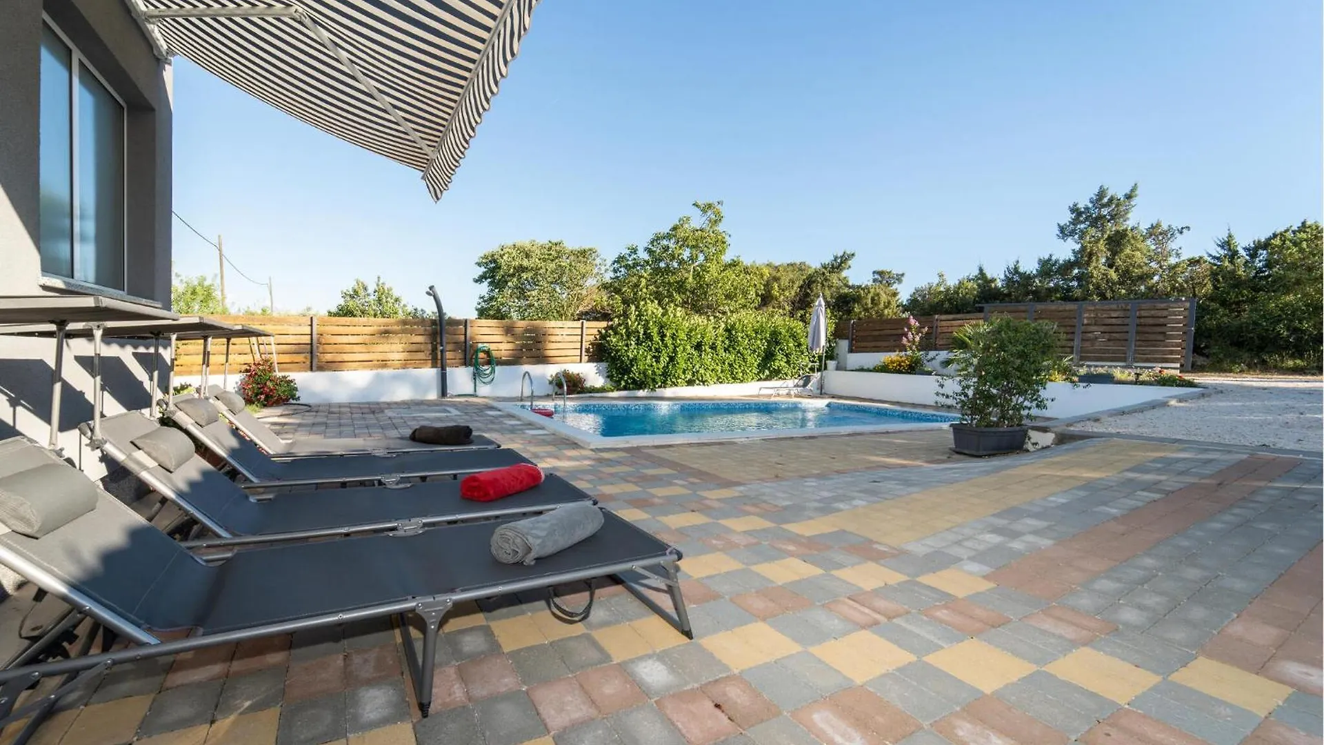 Holiday home 3 Bedroom Awesome Home In Donje Rastane