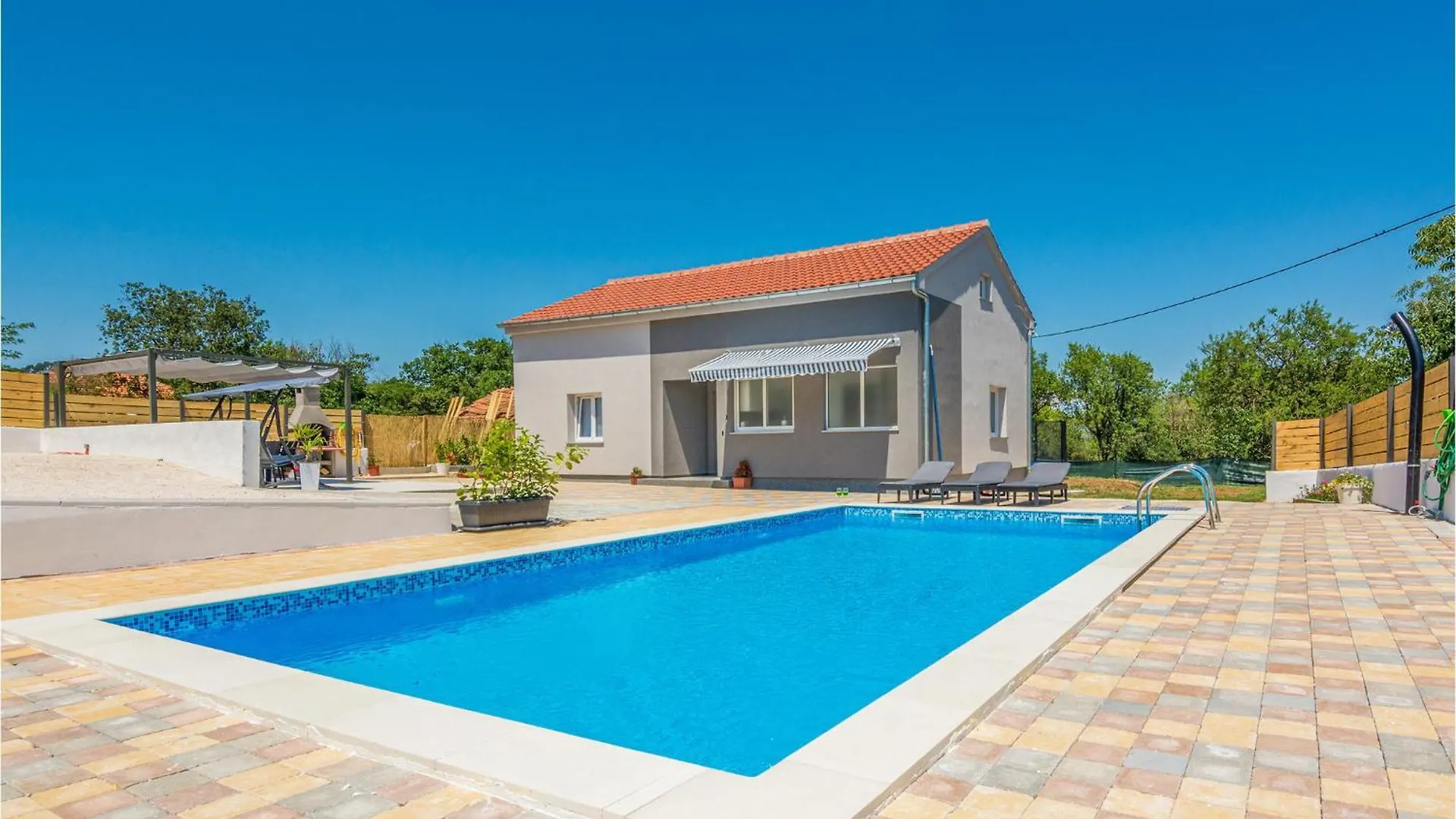 3 Bedroom Awesome Home In Donje Rastane