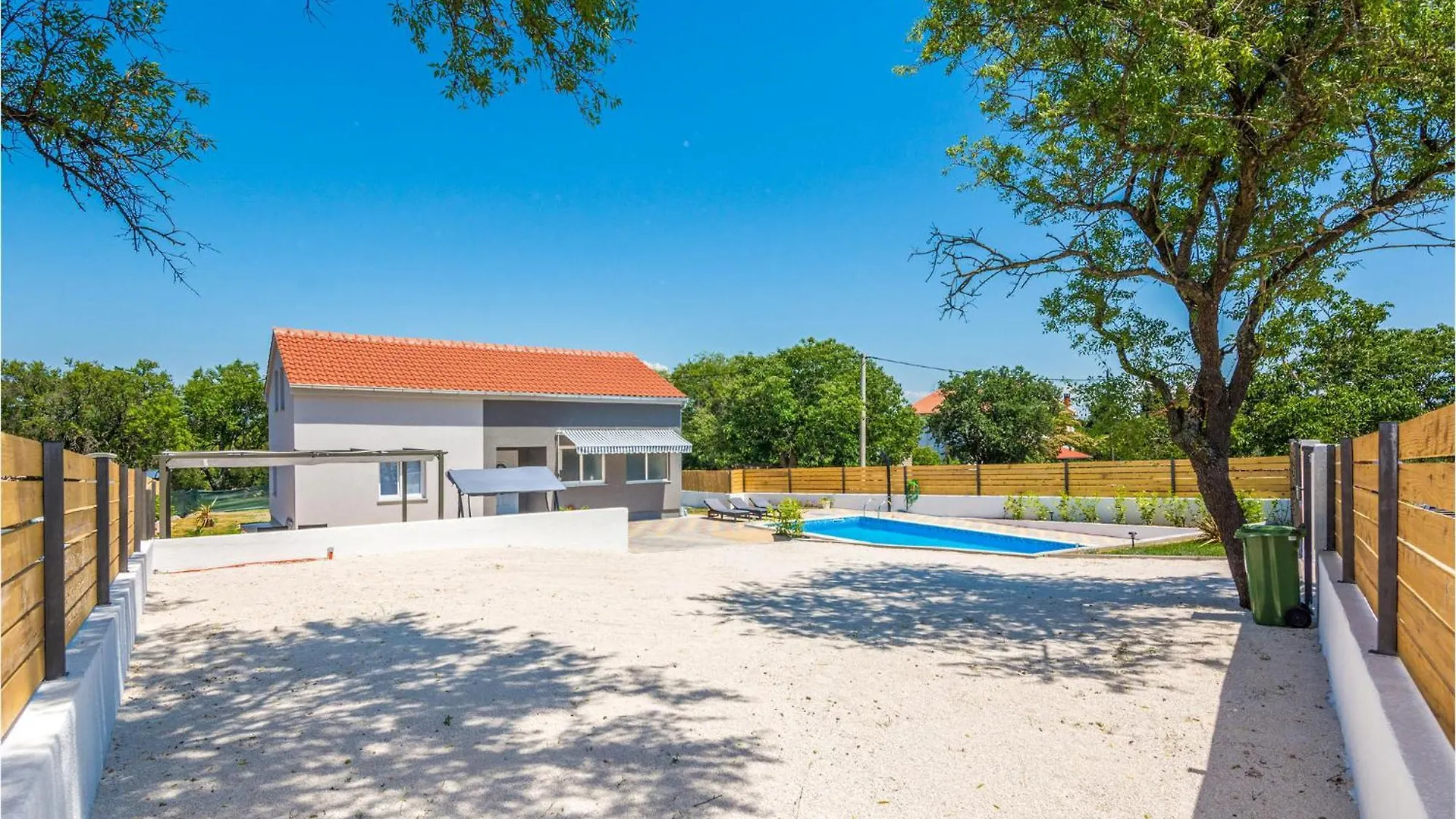 3 Bedroom Awesome Home In Donje Rastane