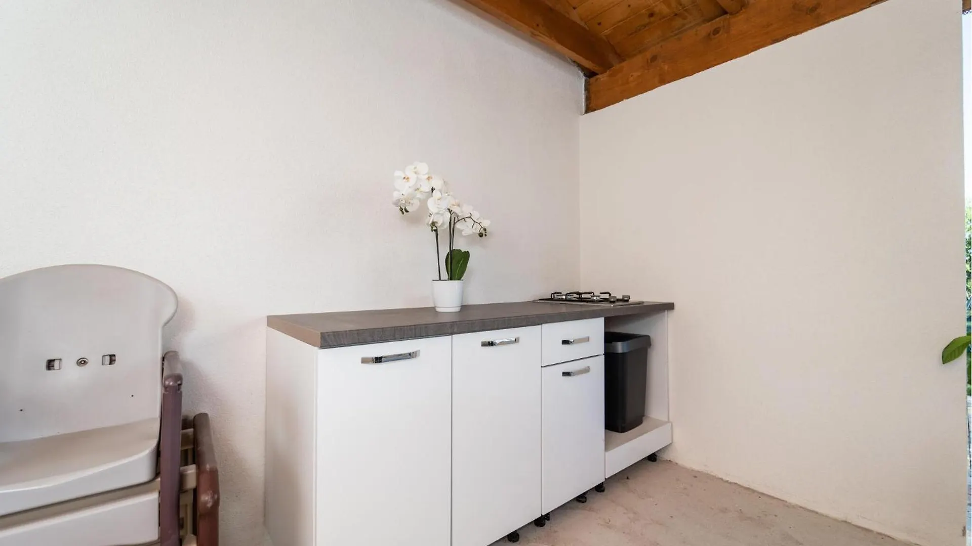 3 Bedroom Awesome Home In Donje Rastane